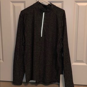 New LuluLemon men’s 1/2 zip warm up top. Size XL